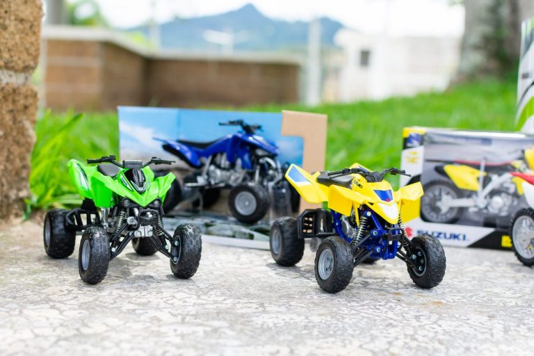 Motos